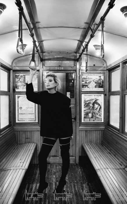 свитшот и ботфорты Vetements