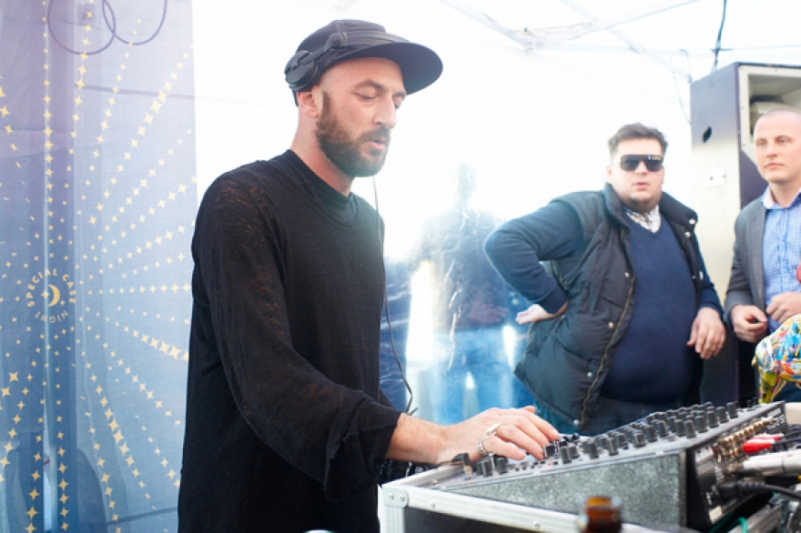 Damian Lazarus на крыше ресторана «Москва City»