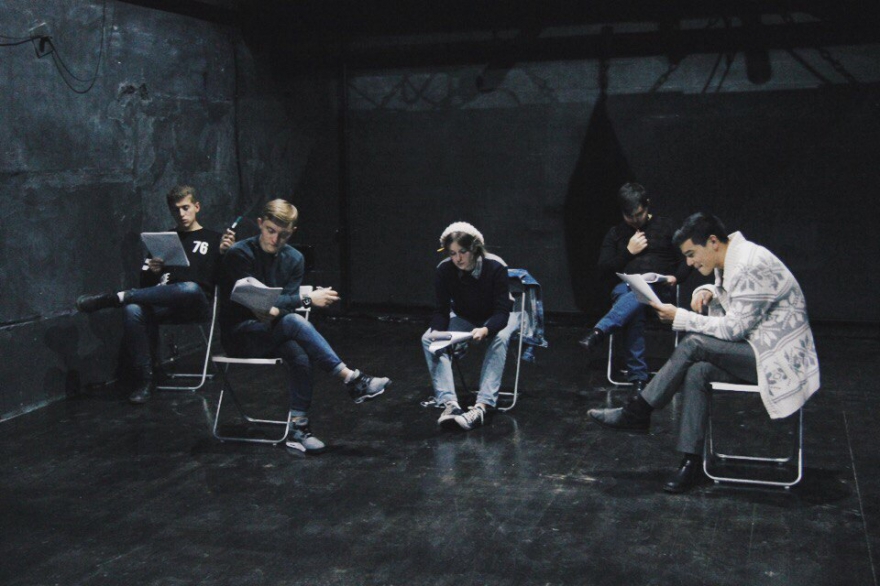 Вторник - четверг, 20-22 сентября Еще одно важное событие в «Углу» - это трехдневный марафон читок с последующим обсуждением. В них примут участие