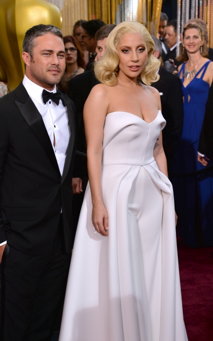 Леди Гага и Тейлор Кинни