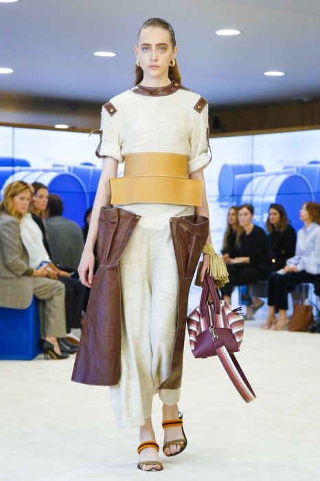 Юля на Loewe