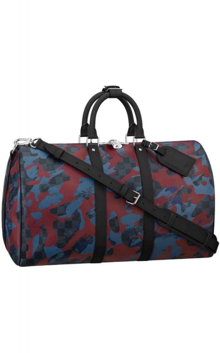 Сумка Louis Vuitton, 141 000 руб. (Louis Vuitton)