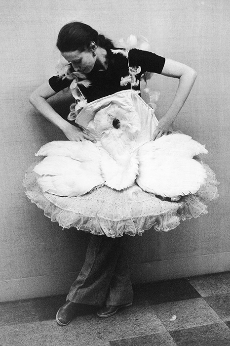 Майя Плисецкая примеряет пачку легендарной Анны Павловой