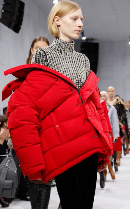 Balenciaga, около 200 000 руб.
