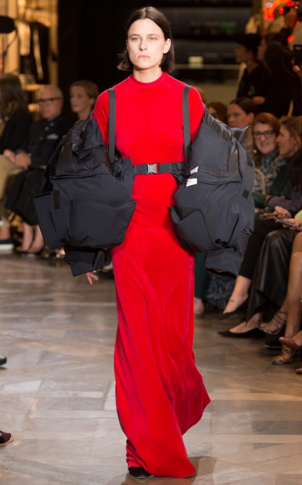 Пуховик Vetements, около 200 000 руб.