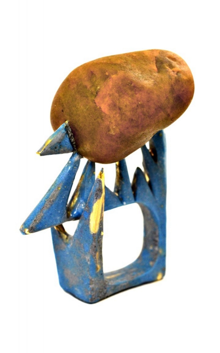 Кольцо «Волшебная гора — 2», серия «Камни Петергофа». Латунь, холодная эмаль, камень с берега залива