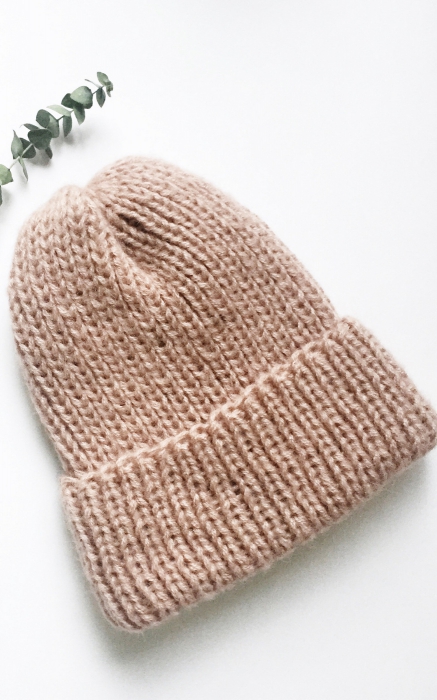 Love to Knit, 2500 руб. (instagram.com/lovelovetoknit)