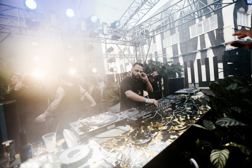 Arram Mantana на танцполе Garden на Present Perfect Festival (2016)