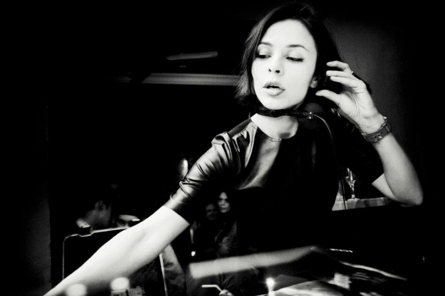 Nina Kraviz на вечеринке Roots United в клубе «Эфир» (2012)