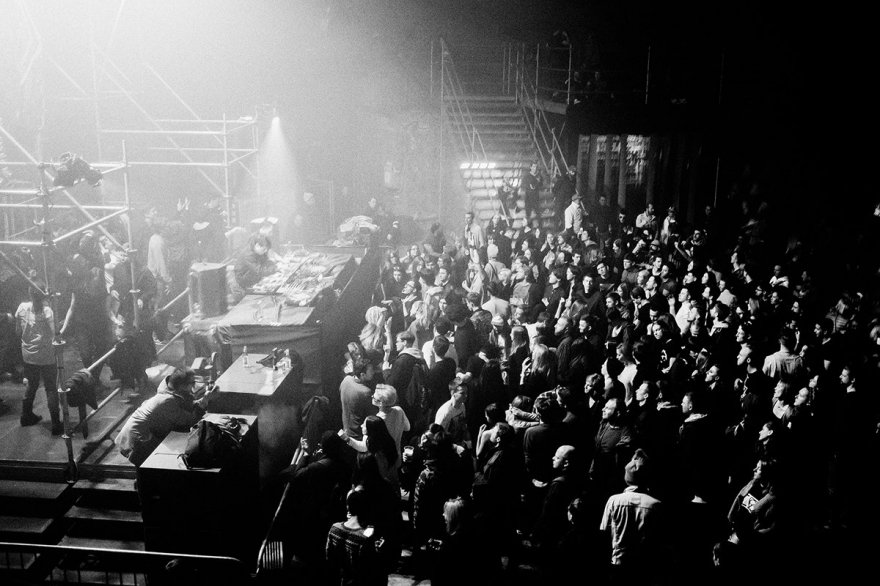 Elements Weekend Gazgolder от команды Roots United (2016)