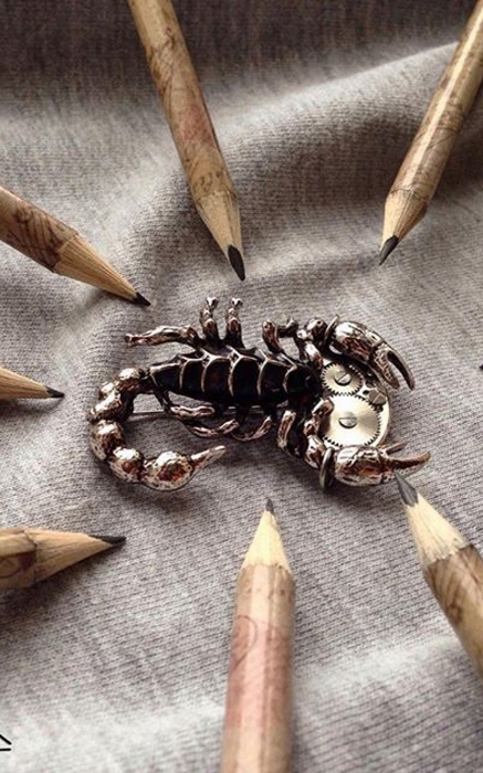 Биомеханическая брошь Mikhail Kharitonov