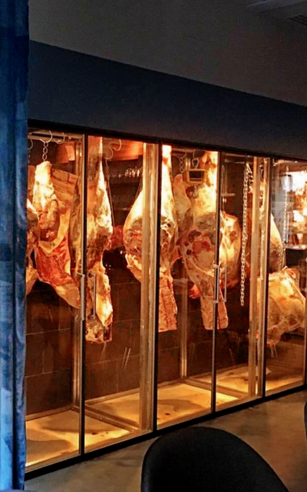 Камеры вызревания для мяса в Max's Beef for Money