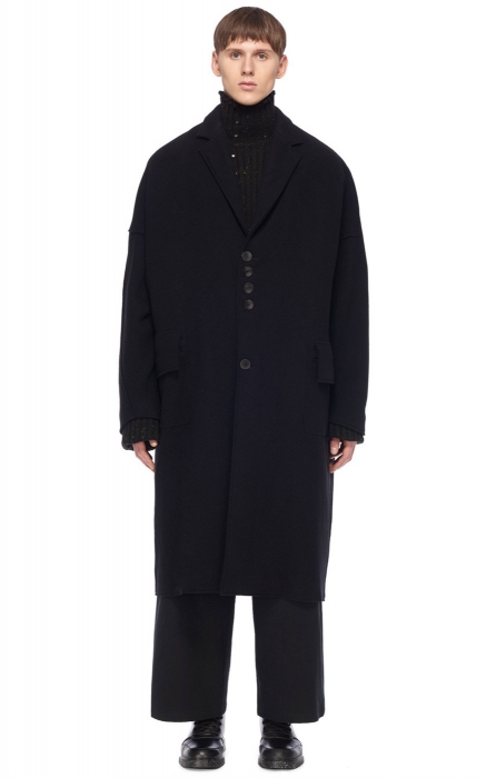 Мужское пальто Damir Doma, 98 900 руб. (Au Pont Rouge)