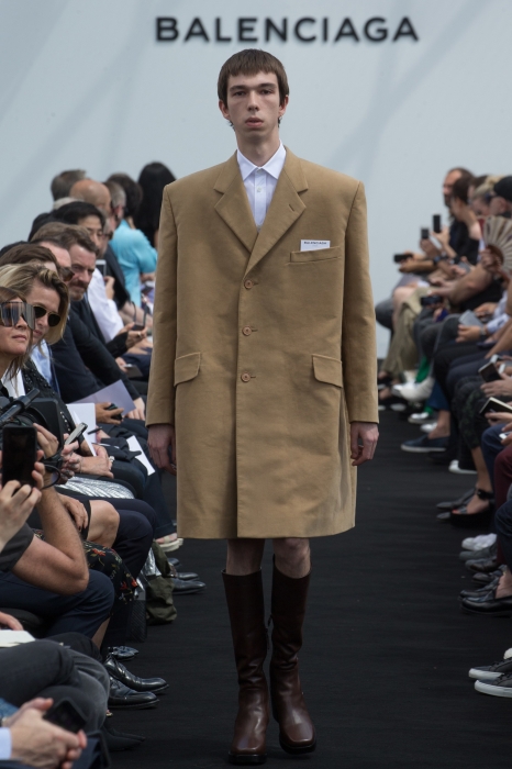 Balenciaga, весна 2017