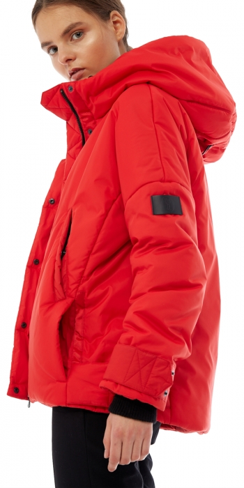 Novaya, 17 000 руб. (Freedom Store или novayawear.com)