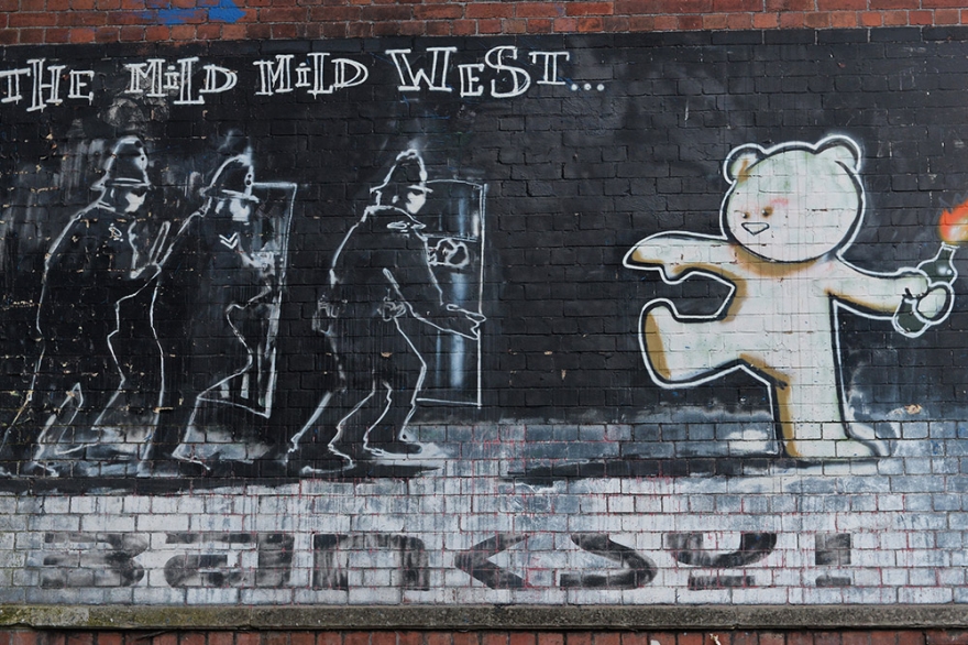 БристольРодина великого Бэнкси, этот английский город манит молодых художников, которые хотят попробовать свои силы. Кроме того, каждое лето здесь