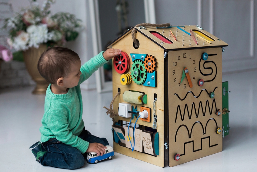 Занятный дом