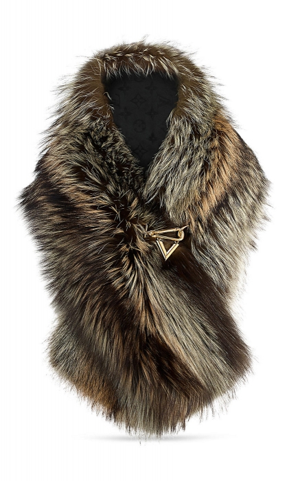 Louis Vuitton из меха лисы, 183 000 руб. (Louis Vuitton)