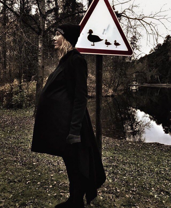 Но находила время и для прогулок по парку санатория "Барвиха"