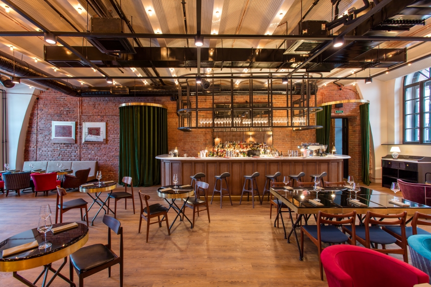 Бар клуба-ресторана Kuznya House / Фотограф Юрий Молодковец, декабрь 2016