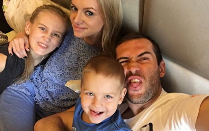 Милана и Александр с детьми Александра – Дарьей и Игорем