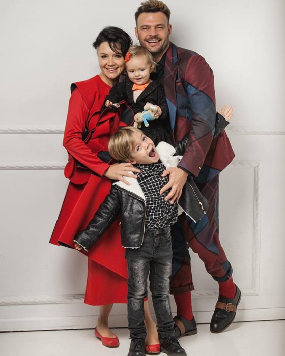 Основатели мэппинг-компании Illuminarium3000 Евгения Годунова и Юрий Пелин с детьми Зоей и Петром