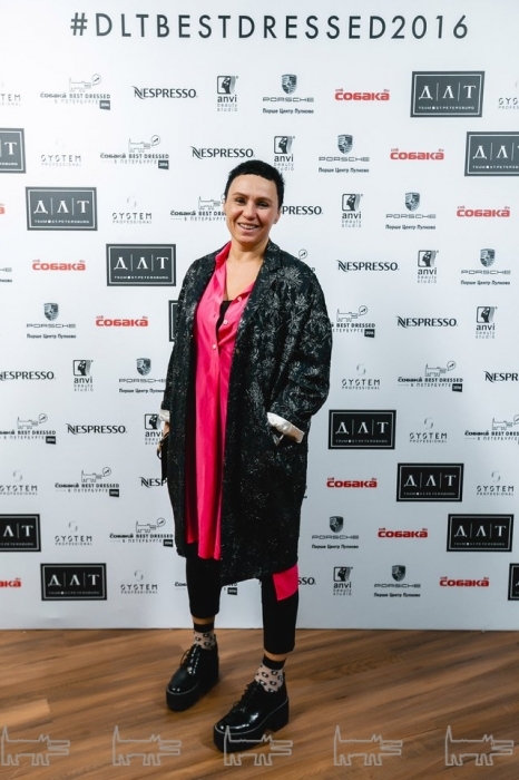 Наталья Плеханова в пальто Rochas и платье Marni