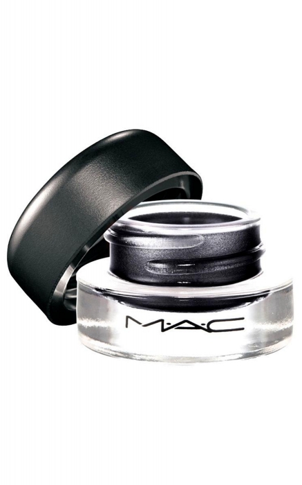 Гелеваая подводка M.A.C., 1 400 руб.