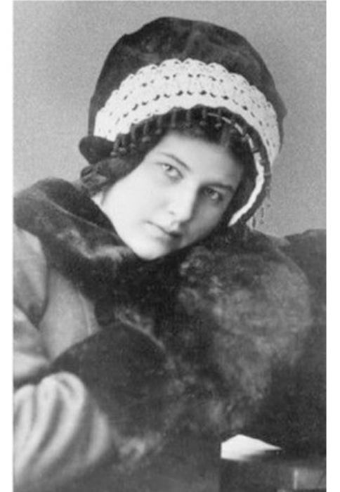 Лариса Рейснер