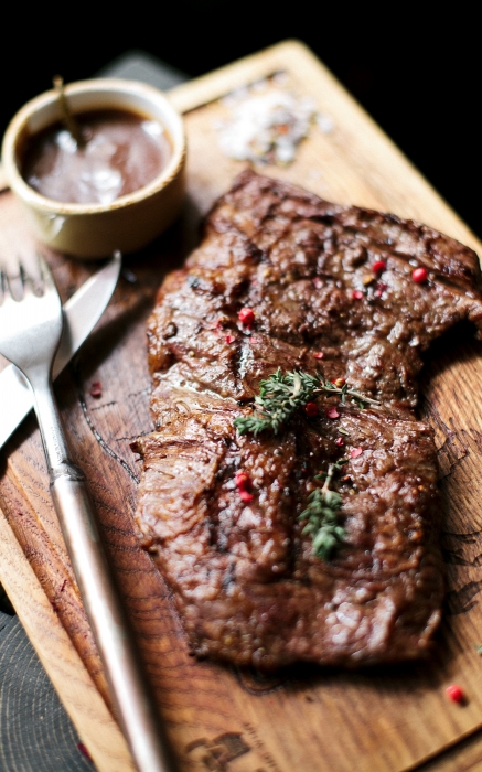 Скерт стейк в Red. Steak & Wine