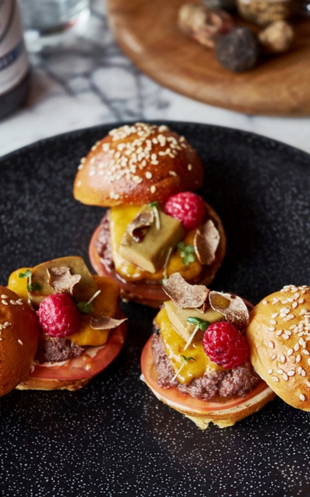 Мини-бургеры с трюфелем в "Белке"