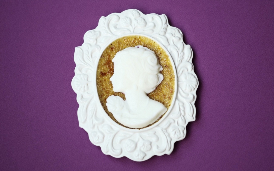 Камея. Крем-брюле и желе из йогурта с ароматом розы в "Кококо"