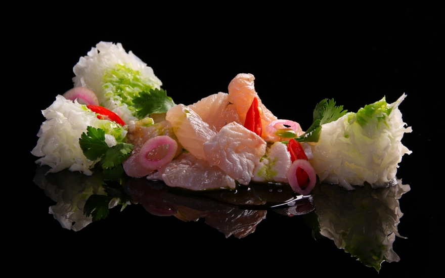 Cугудай из ладожского сига с коралловым грибом в Four Hands