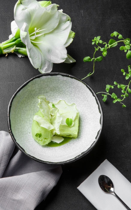 Яблочный десерт в ресторане Jerome