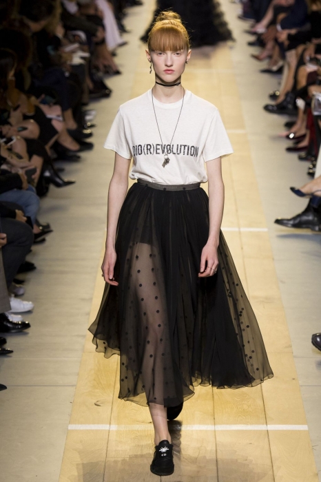 Дебютная коллекция Марии Грации Кьюри для Dior