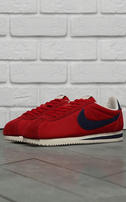 Ретро-кроссовки Nike, 3000 вместо 5999 руб.