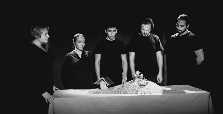 Среда, 18 января Последний показ спектакля «Единственный берег» в оригинальном составе. Напомним, его эскиз создавался на театральной лаборатории