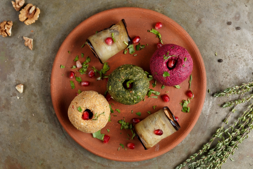 Пхали и рулеты с баклажанами