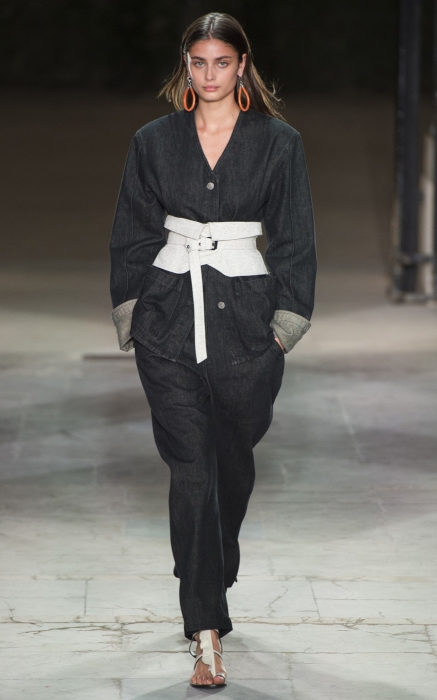 Ремень-корсет Isabel Marant, 24 000 руб.