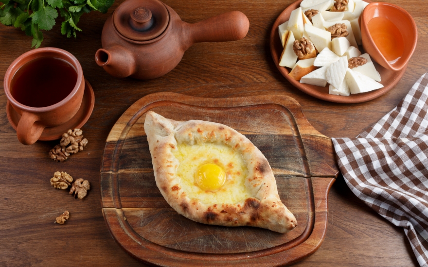 Хачапури по-аджарски