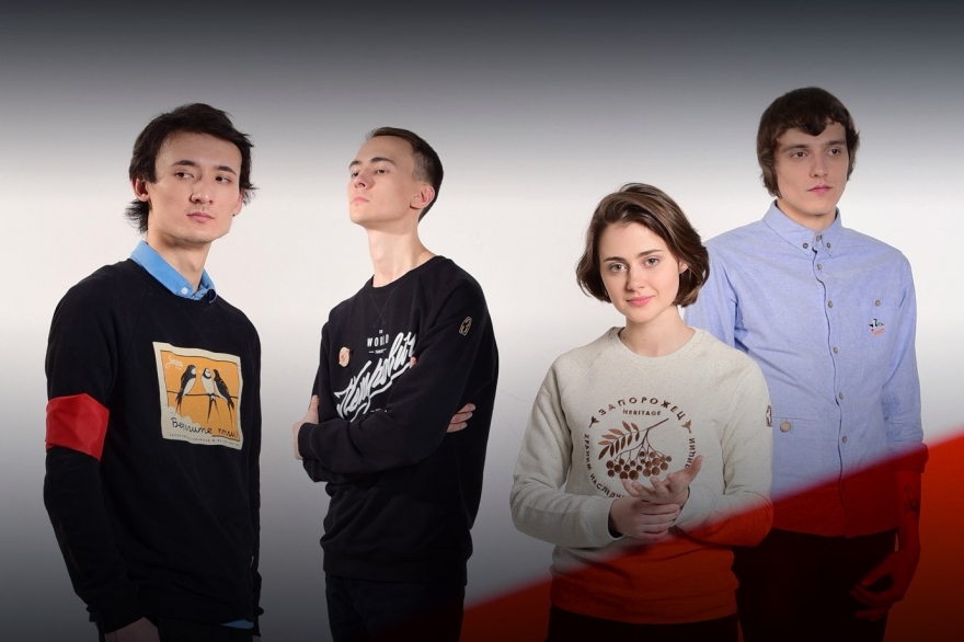 Суббота, 18 февраля Артек Электроника - команда, сочетающая космически-электронную музыку и наивно вдохновенный вокал. Эта смесь заставляет забыть о