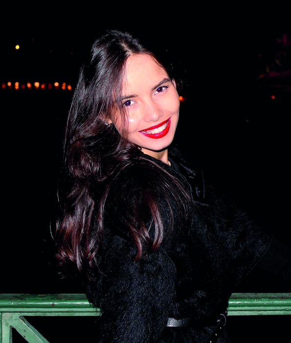 Регина Сафина Местных раскрученных брендов нам очень не хватает. «Святая» на этом фоне — вещь узнаваемая и провокационная. Одна из его создателей