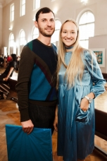 Полина Сидихина. со спутником