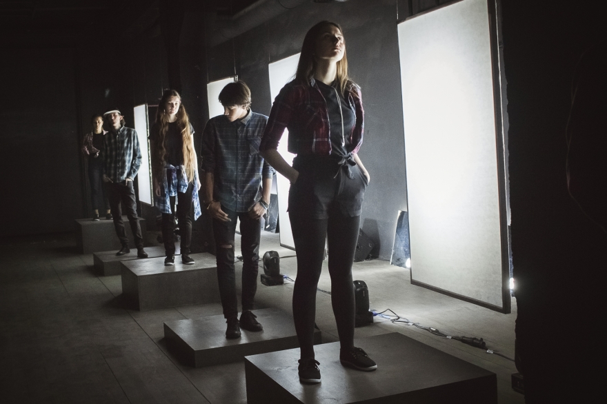 Вторник, 28 марта Дмитрий Волкострелов взял для спектакля «Карина и Дрон», первой репертуарной вещи творческой лаборатории, текст любимого драматурга