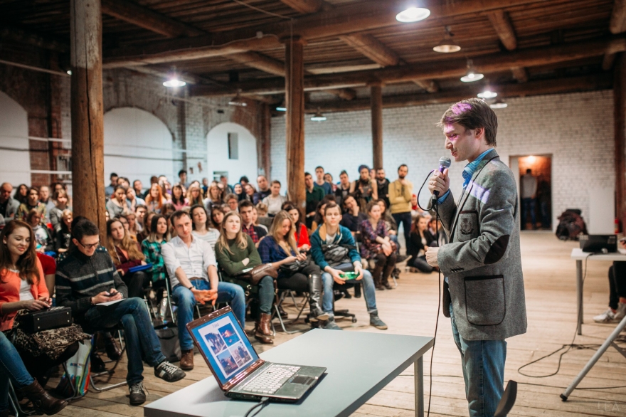 Четверг, 30 марта ЦСК «Смена» вновь зовет на «Курилку Гутенберга». Как всегда послушаем три лекции по полчаса, где спикеры расскажут о сложном