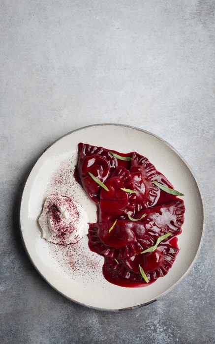 Вареники с вишней и сметанным кремом