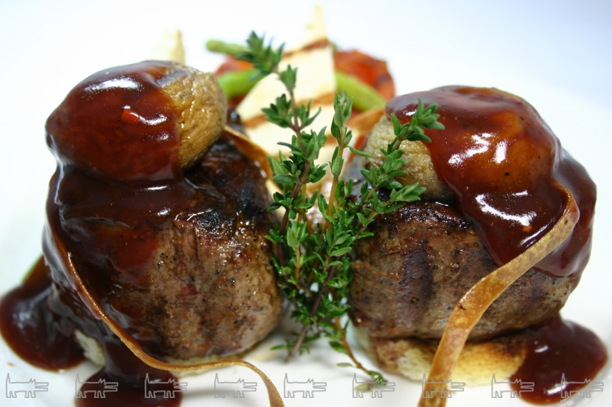 Торнедо в соусе мадера