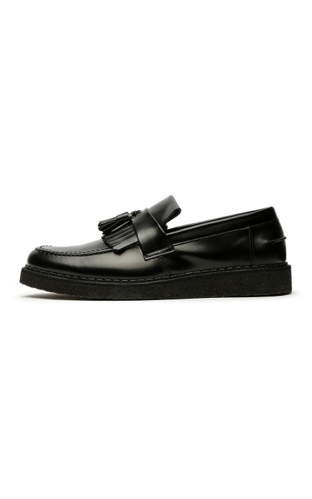 Fred Perry x George Cox Tassel, 14 990 руб. (Kixbox)