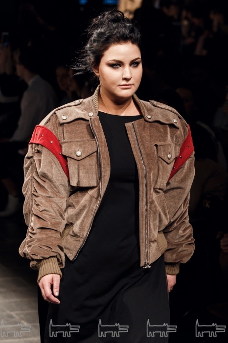 Plus-size модель Юлия Лаврова представляет бренд Dress up Hero