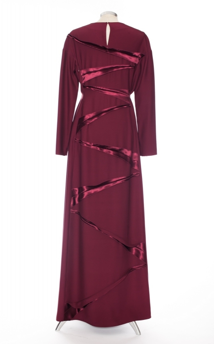 Платье «Швы наружу» Татьяны Парфеновой было создано в 1995 году